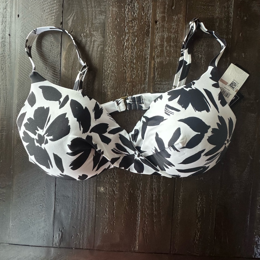 Island Escape Black and White Bikini Top